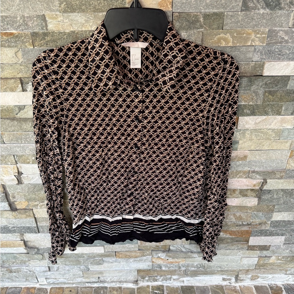 H&M Black and White Geometric Button Down Shirt